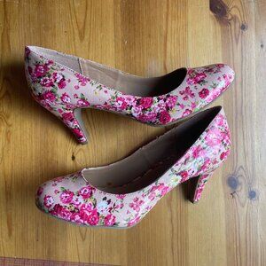 Barbie Pink Floral Pumps size 8-8.5 NEVER WORN w/ box